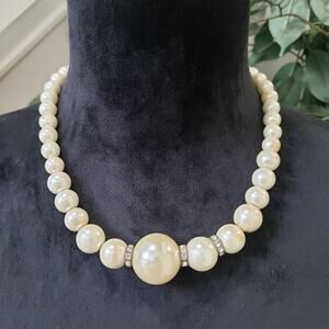 Women's Fashion Round Seashell Pearls Strand Collar Necklace with Lobster Clasp